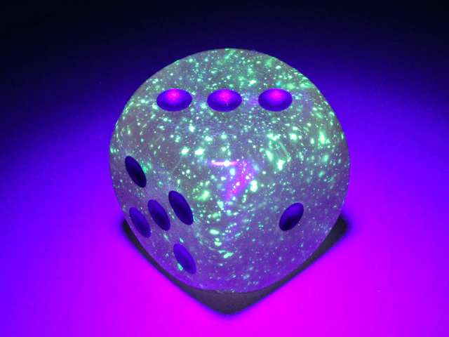 Borealis Luminary Pink with Gold 30mm 1d6 - Image 2
